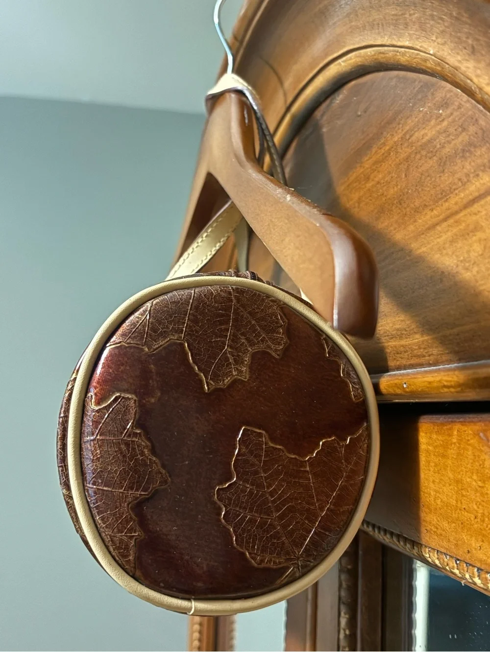 🍁Fall, Brown Leaf-Embossed Barrel Bag with Cream Straps